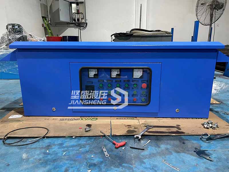 �����Ď�ʽ�Ƅ�����վҺ��ϵ�y(t��ng)_�����O(sh��)Ӌ�Ď��ױP���ɏS��