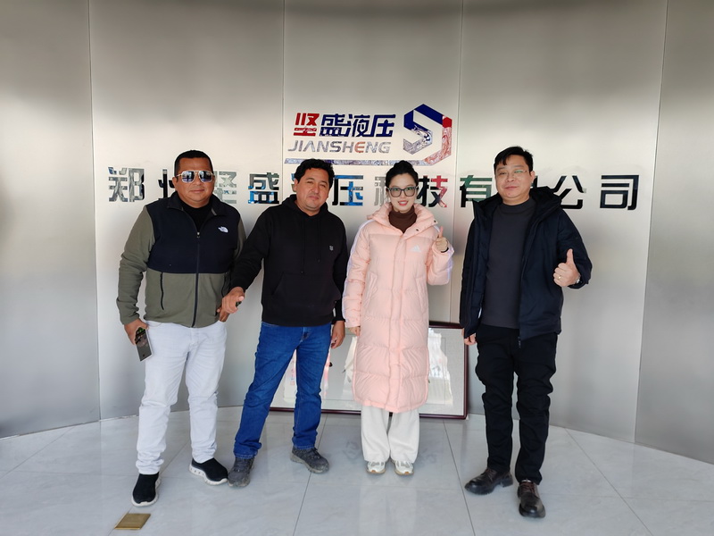 ���Қgӭӡ�ȿ͑��^���݈�ʢҺ�����S